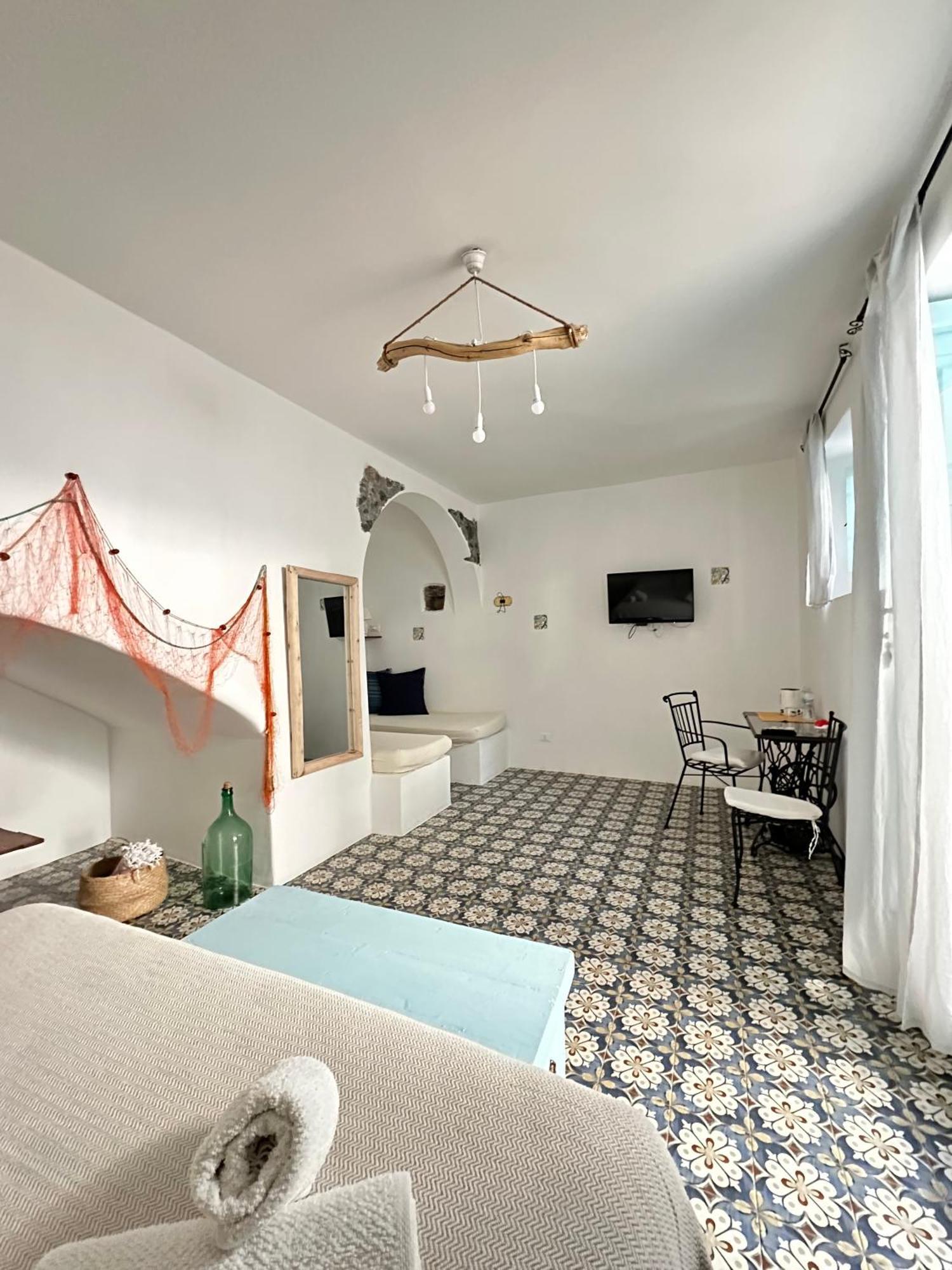 Antica Dimora Santa Marina Salina Bed & Breakfast Exterior photo
