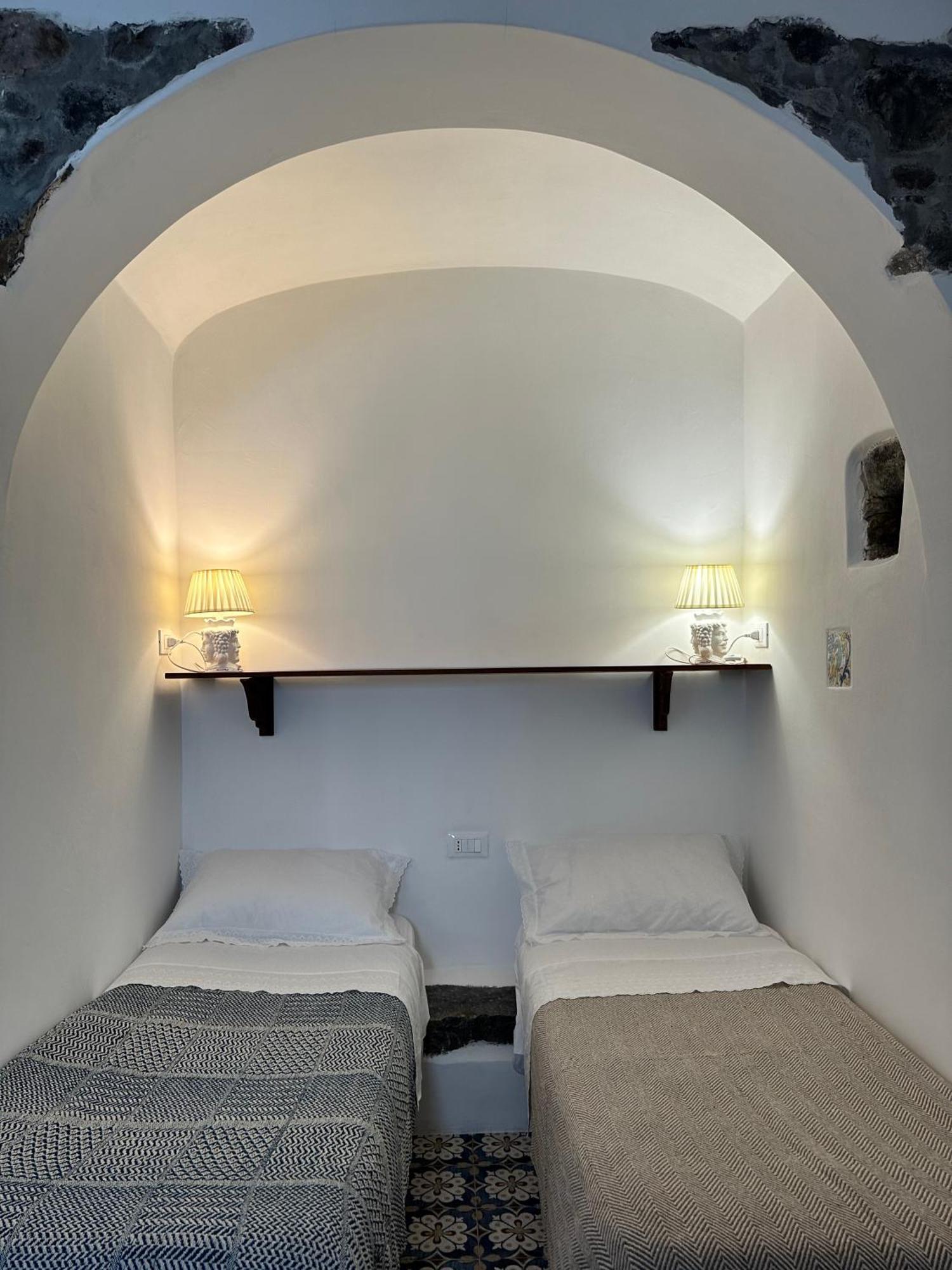 Antica Dimora Santa Marina Salina Bed & Breakfast Exterior photo